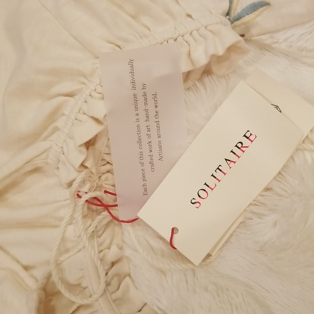 NWT Solitaire Beige/Cream Embroidered Long Sleeve Top, size M - Picture 16 of 16